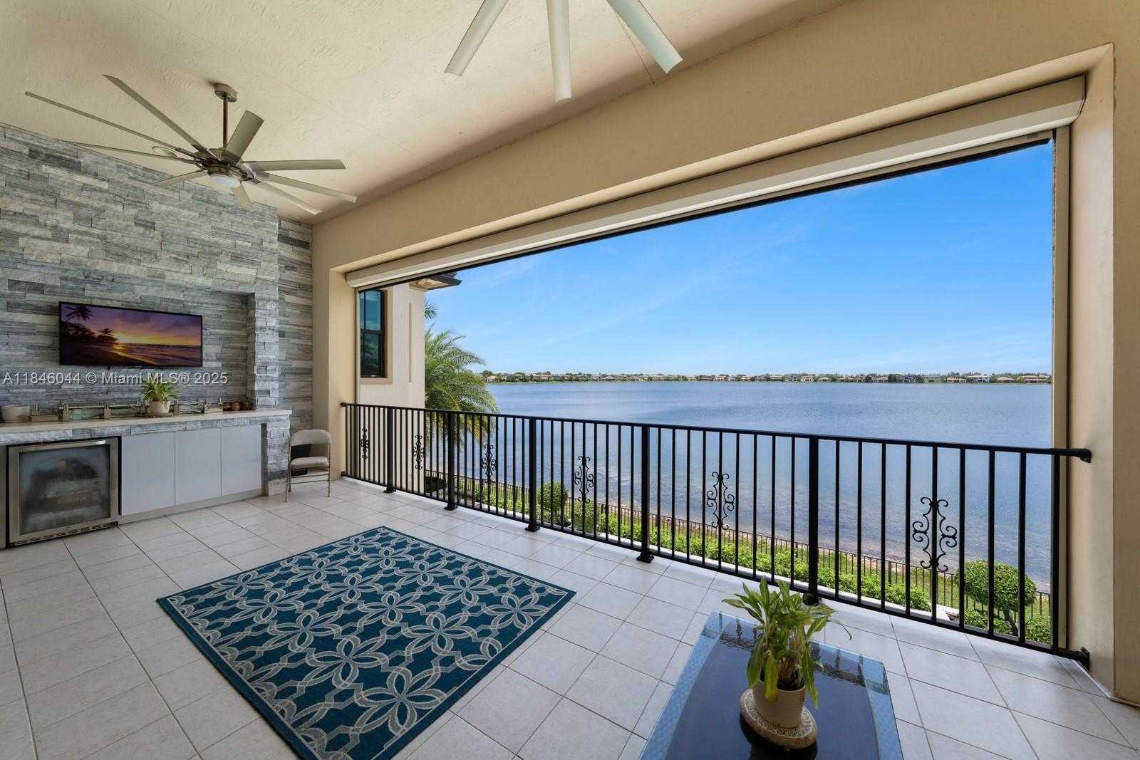 Small Image of 8545 EAST WATERCREST CIR E, Parkland Number 37