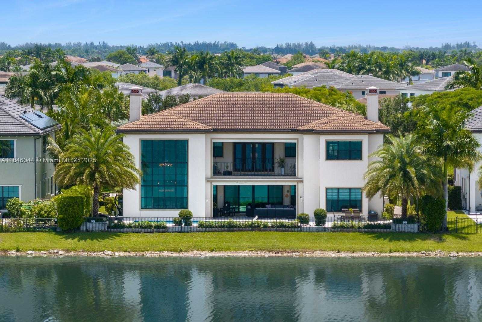 Small Image of 8545 EAST WATERCREST CIR E, Parkland Number 52