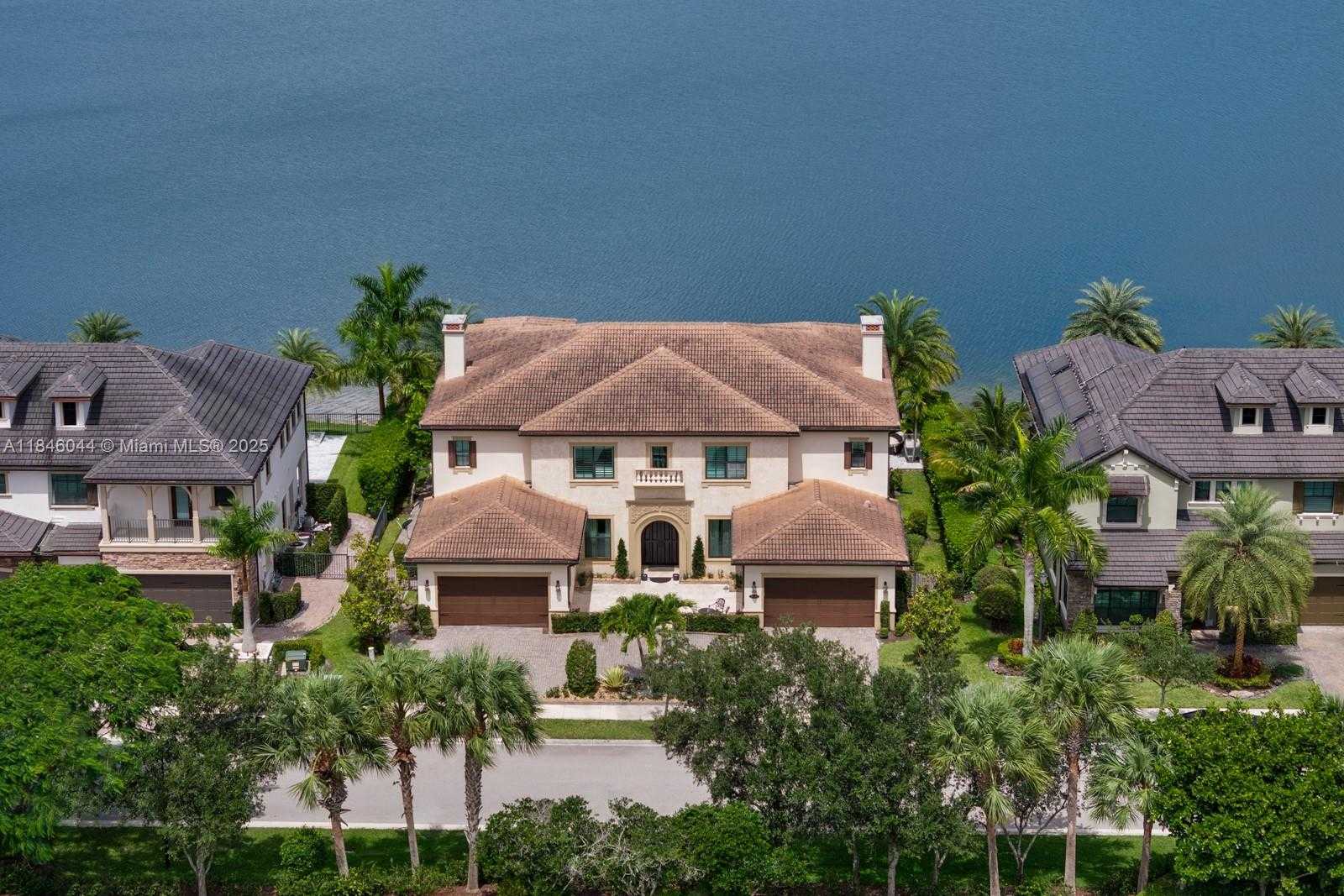 Small Image of 8545 EAST WATERCREST CIR E, Parkland Number 53