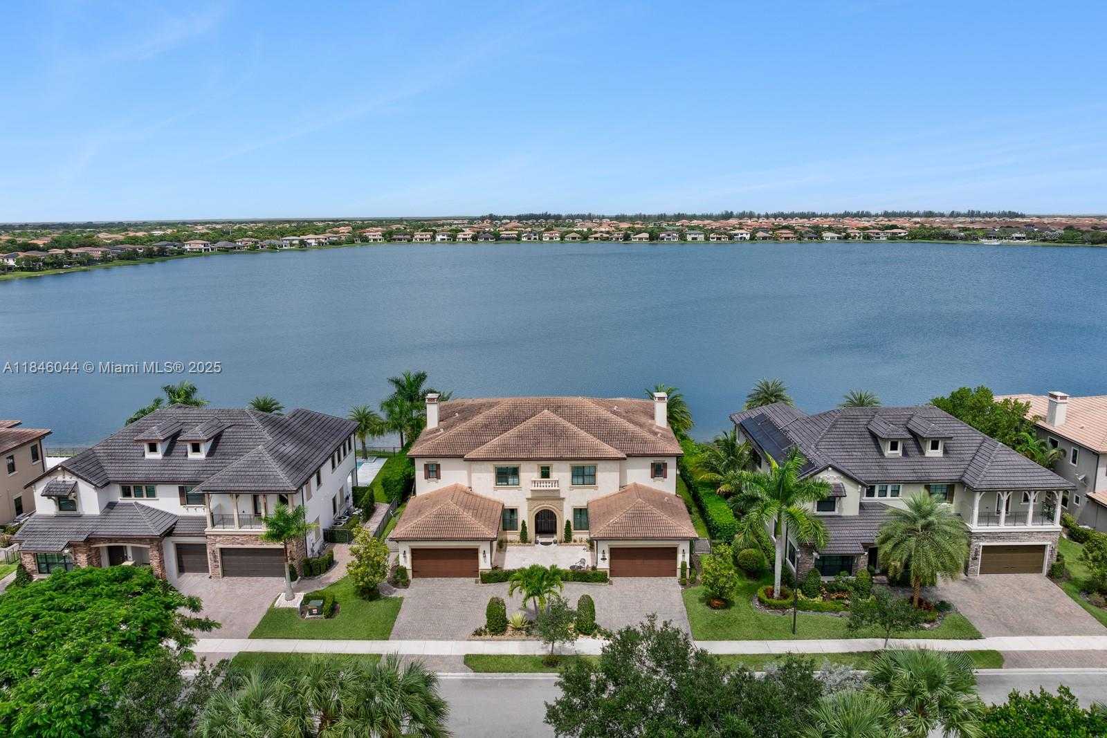 Small Image of 8545 EAST WATERCREST CIR E, Parkland Number 54