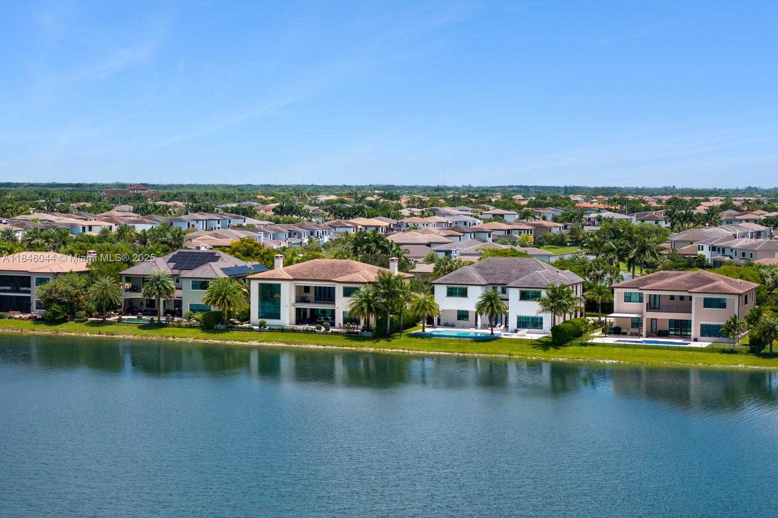 Small Image of 8545 EAST WATERCREST CIR E, Parkland Number 59