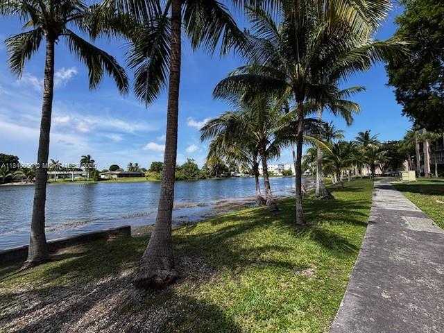 Small Image of 14321 NORTH KENDALL DR #302F, Miami Number 7