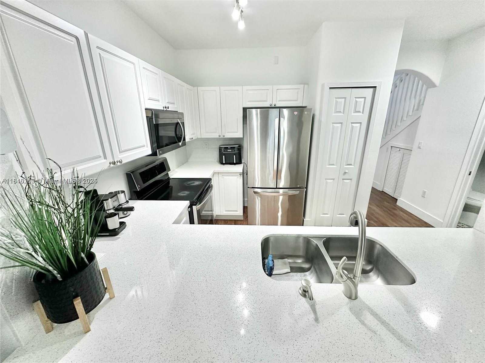 Small Image of 5620 NORTH WEST 107TH AVE #1504, Doral Number 10