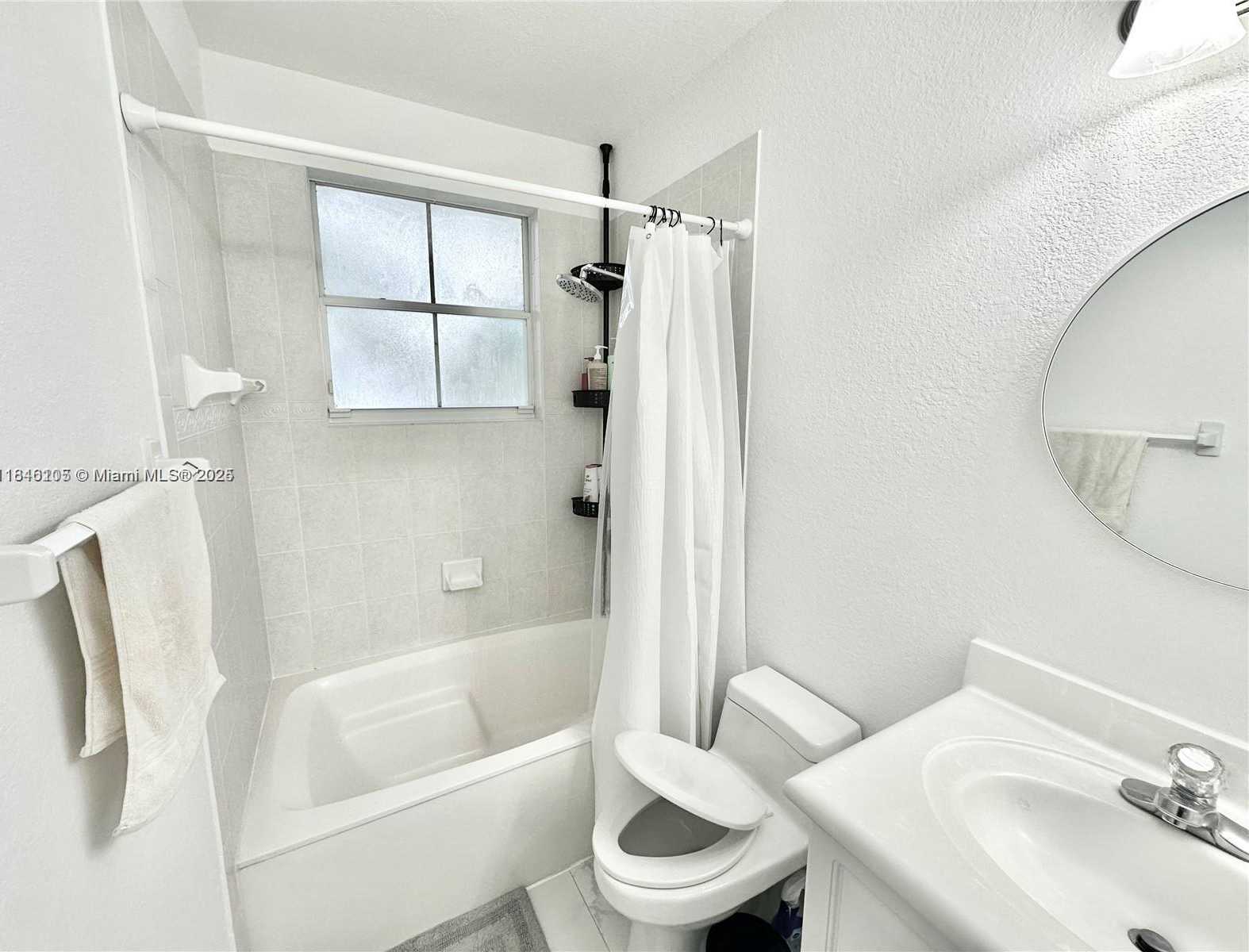 Small Image of 5620 NORTH WEST 107TH AVE #1504, Doral Number 22