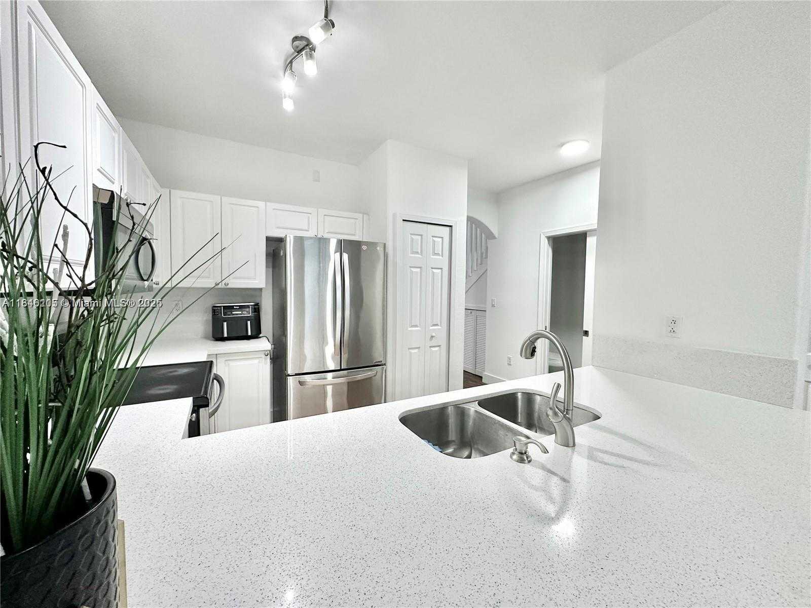 Small Image of 5620 NORTH WEST 107TH AVE #1504, Doral Number 9