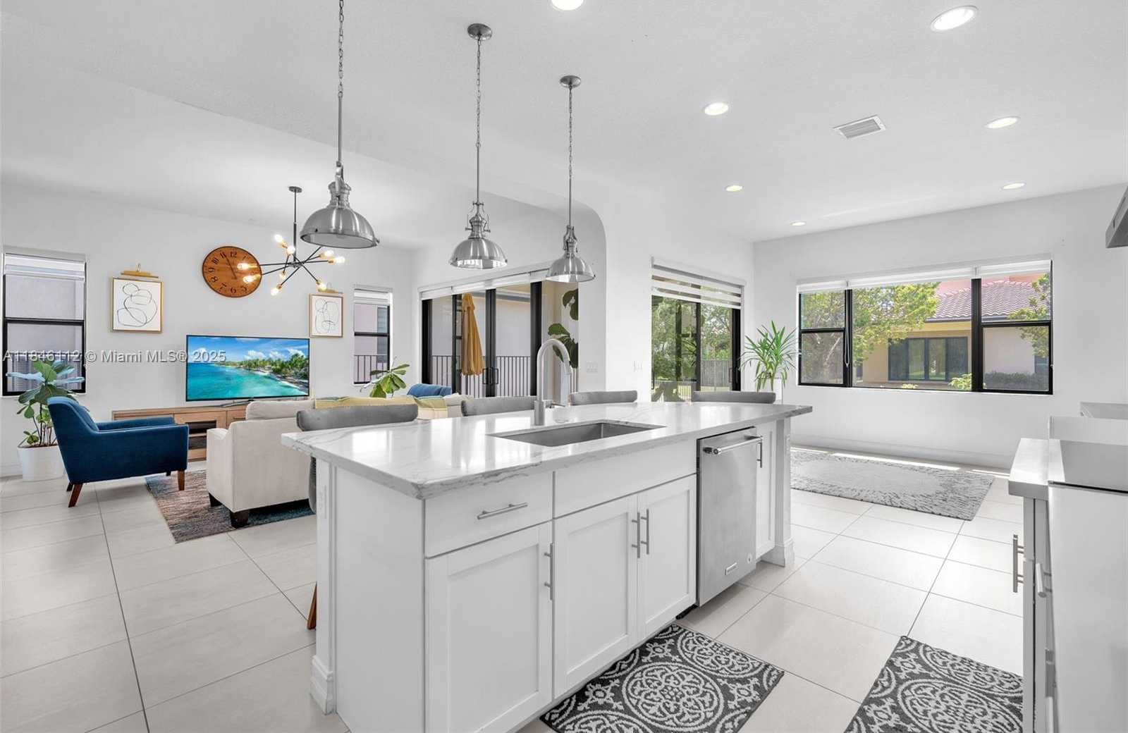 Small Image of 1052 SOUTH WEST 113TH WAY #1052, Pembroke Pines Number 14