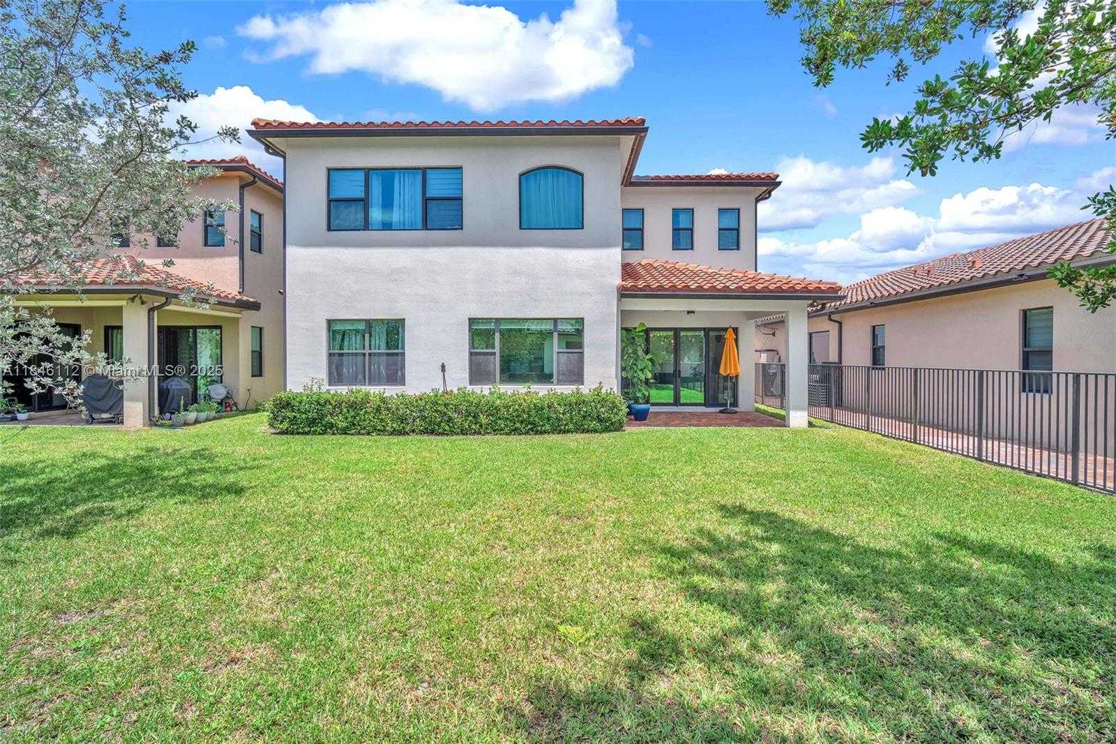 Small Image of 1052 SOUTH WEST 113TH WAY #1052, Pembroke Pines Number 23