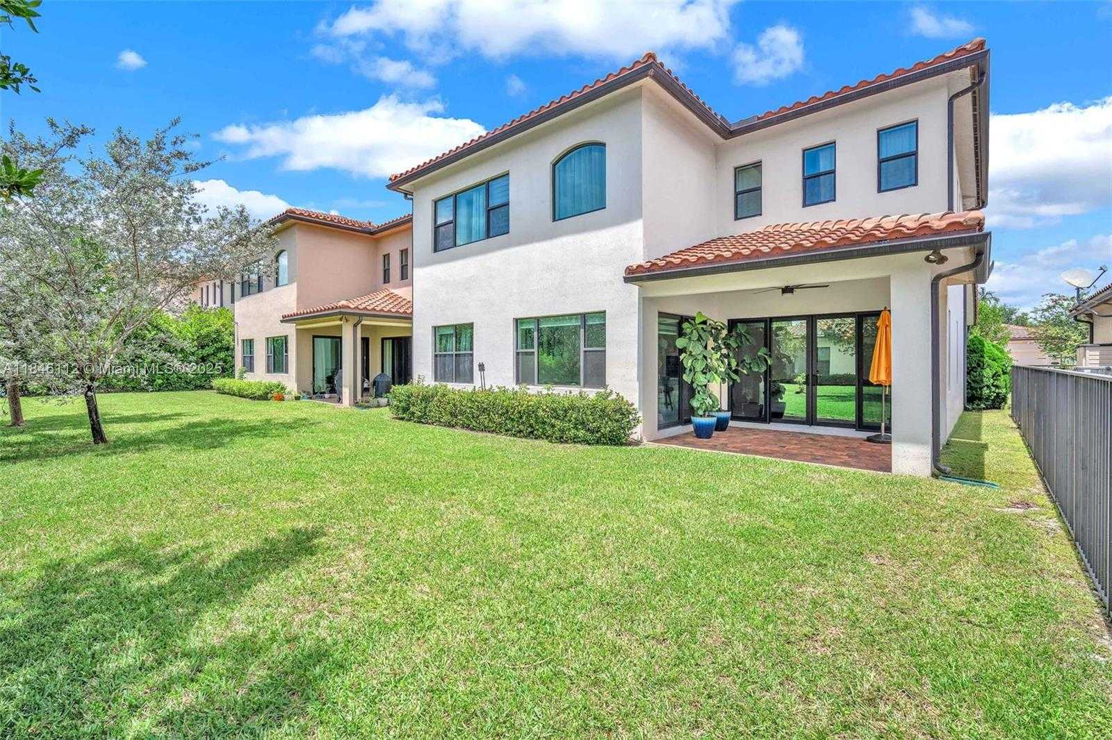 Small Image of 1052 SOUTH WEST 113TH WAY #1052, Pembroke Pines Number 24