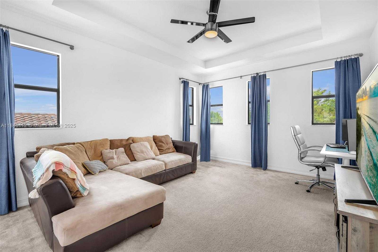 Small Image of 1052 SOUTH WEST 113TH WAY #1052, Pembroke Pines Number 30