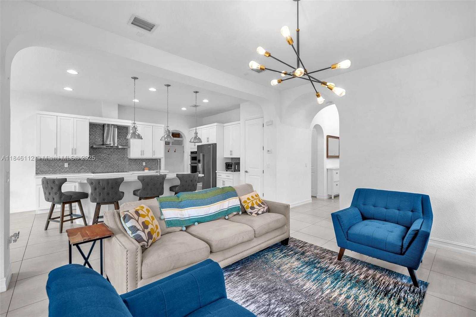 Small Image of 1052 SOUTH WEST 113TH WAY #1052, Pembroke Pines Number 4