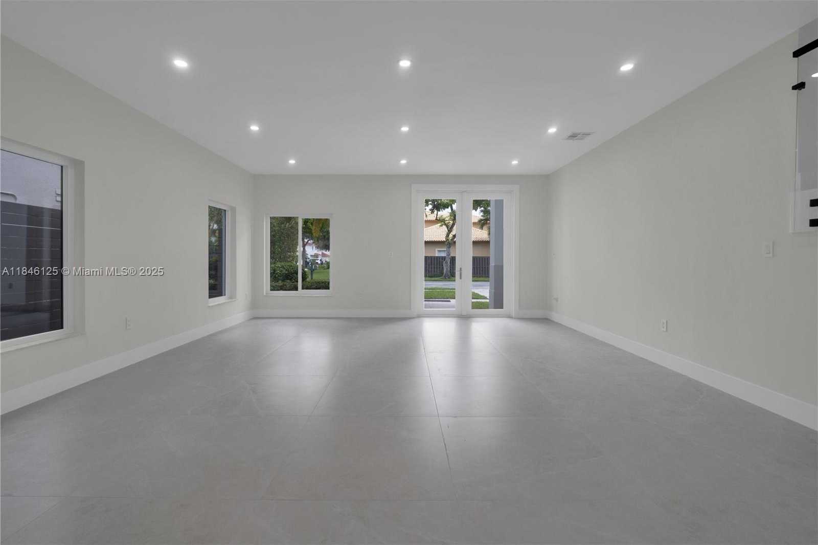 Small Image of 6498 NORTH WEST 113TH PL, Doral Number 10