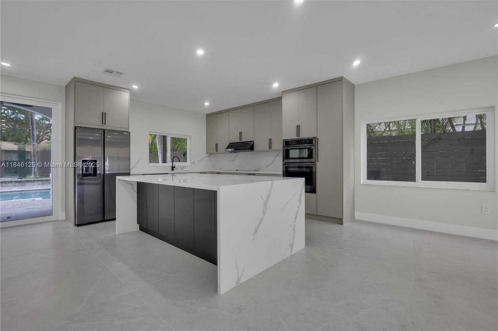 Small Image of 6498 NORTH WEST 113TH PL, Doral Number 16