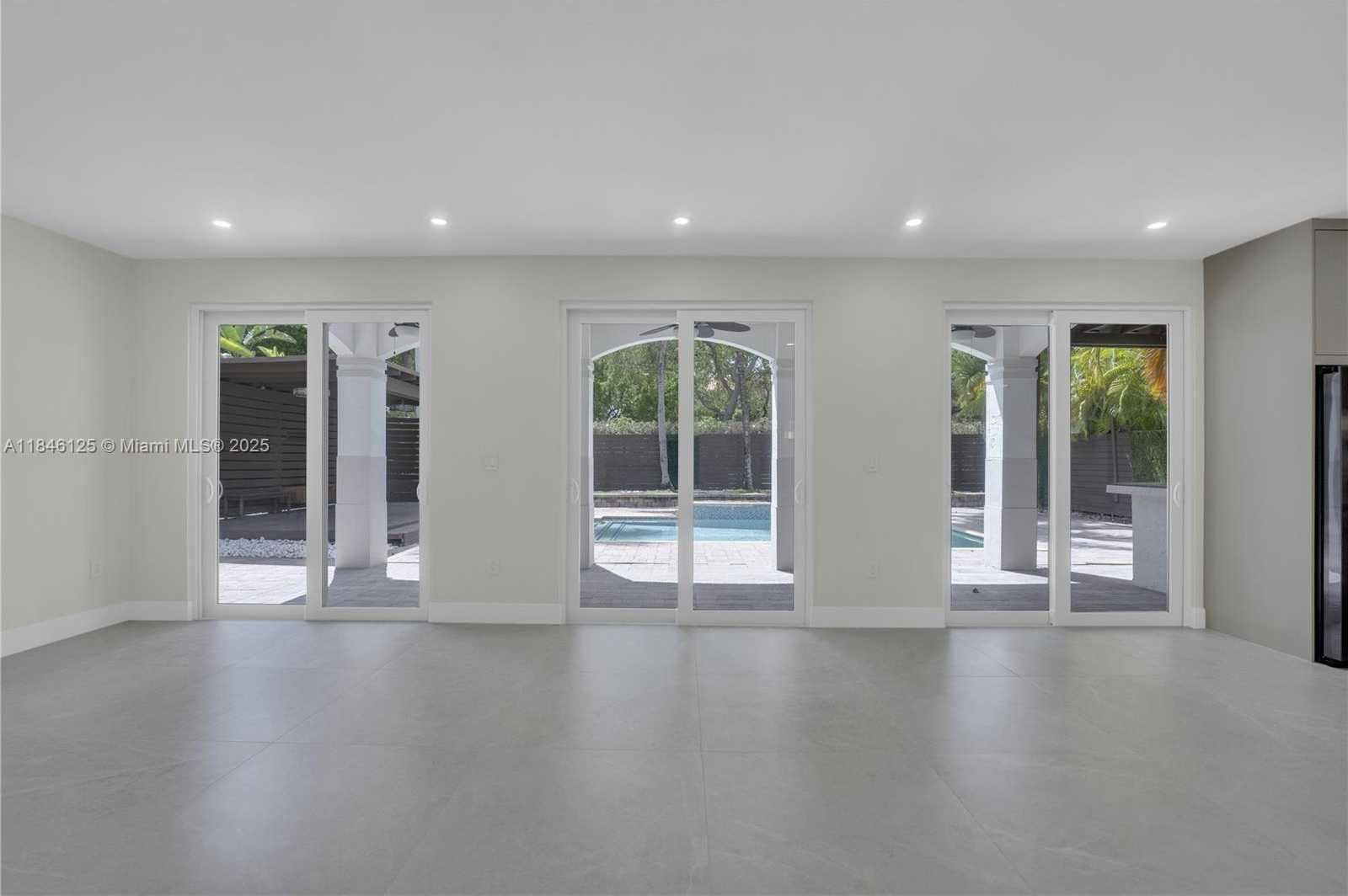 Small Image of 6498 NORTH WEST 113TH PL, Doral Number 18