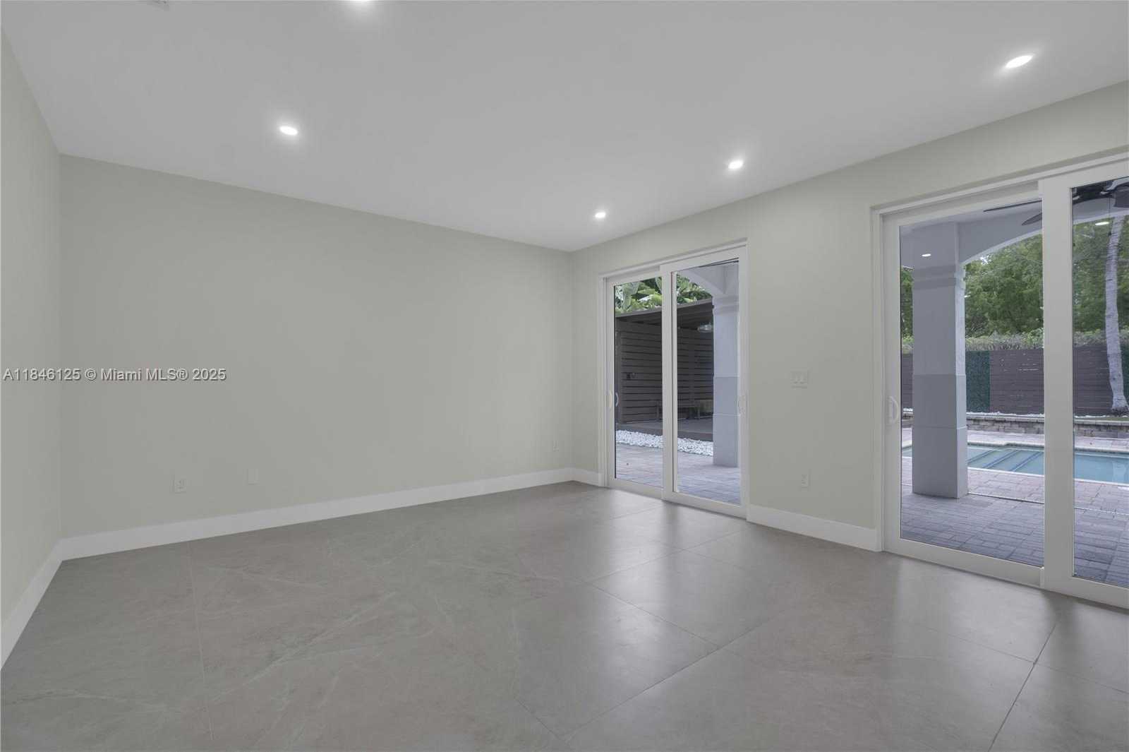 Small Image of 6498 NORTH WEST 113TH PL, Doral Number 19