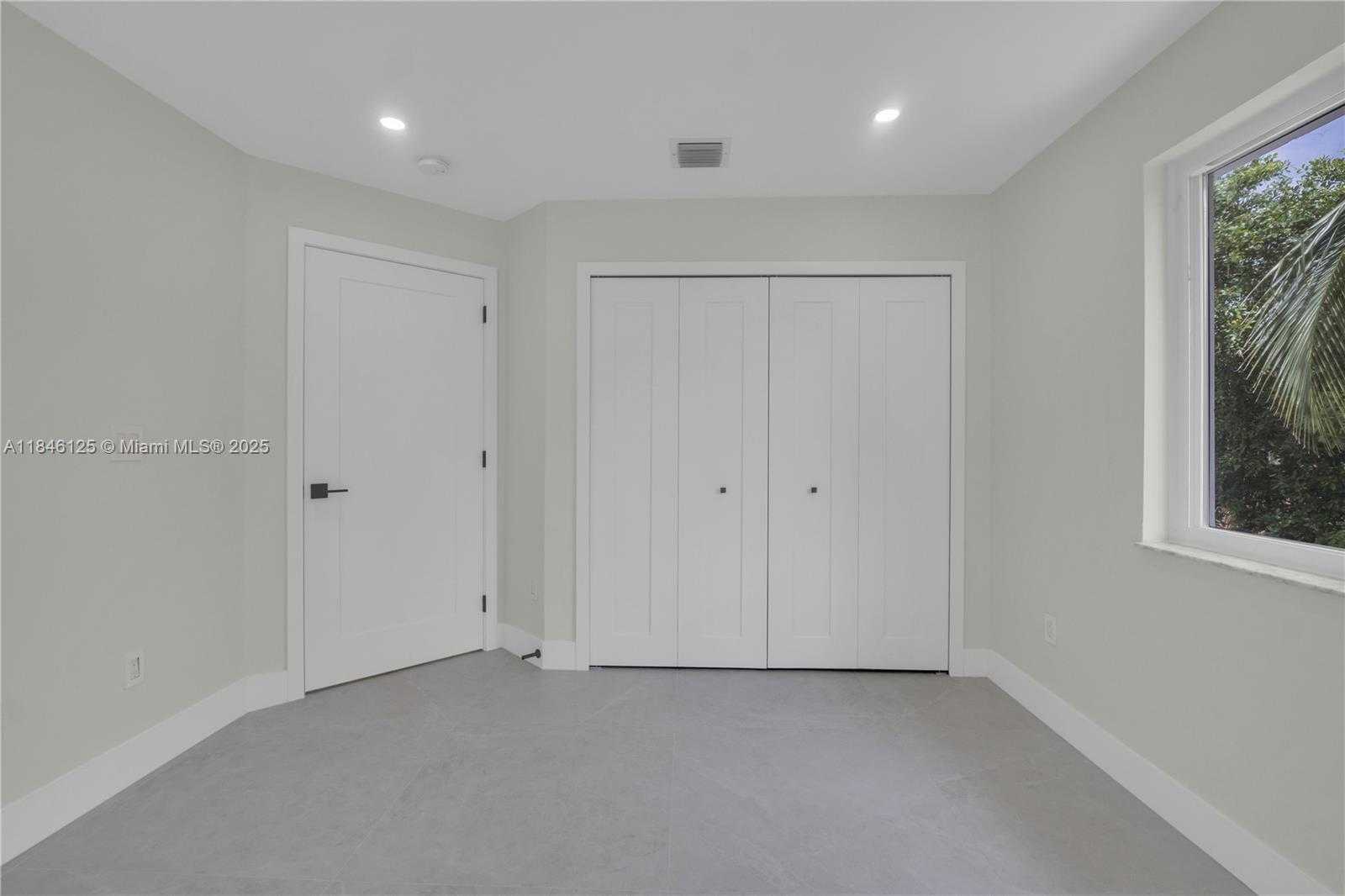 Small Image of 6498 NORTH WEST 113TH PL, Doral Number 30