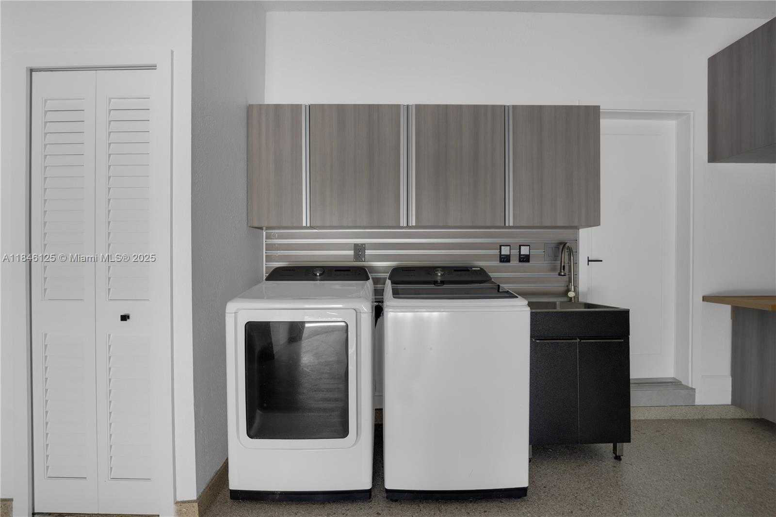 Small Image of 6498 NORTH WEST 113TH PL, Doral Number 39