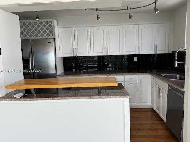 Small Image of 9100 WEST BAY HARBOR DR #7A, Bay Harbor Islands Number 45