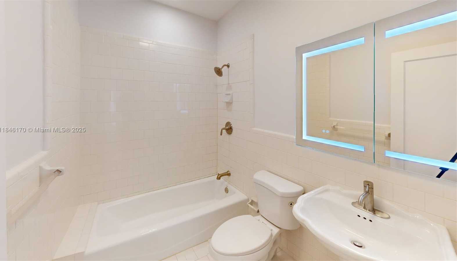 Small Image of 2490 TRAPP AVE, Miami Number 20