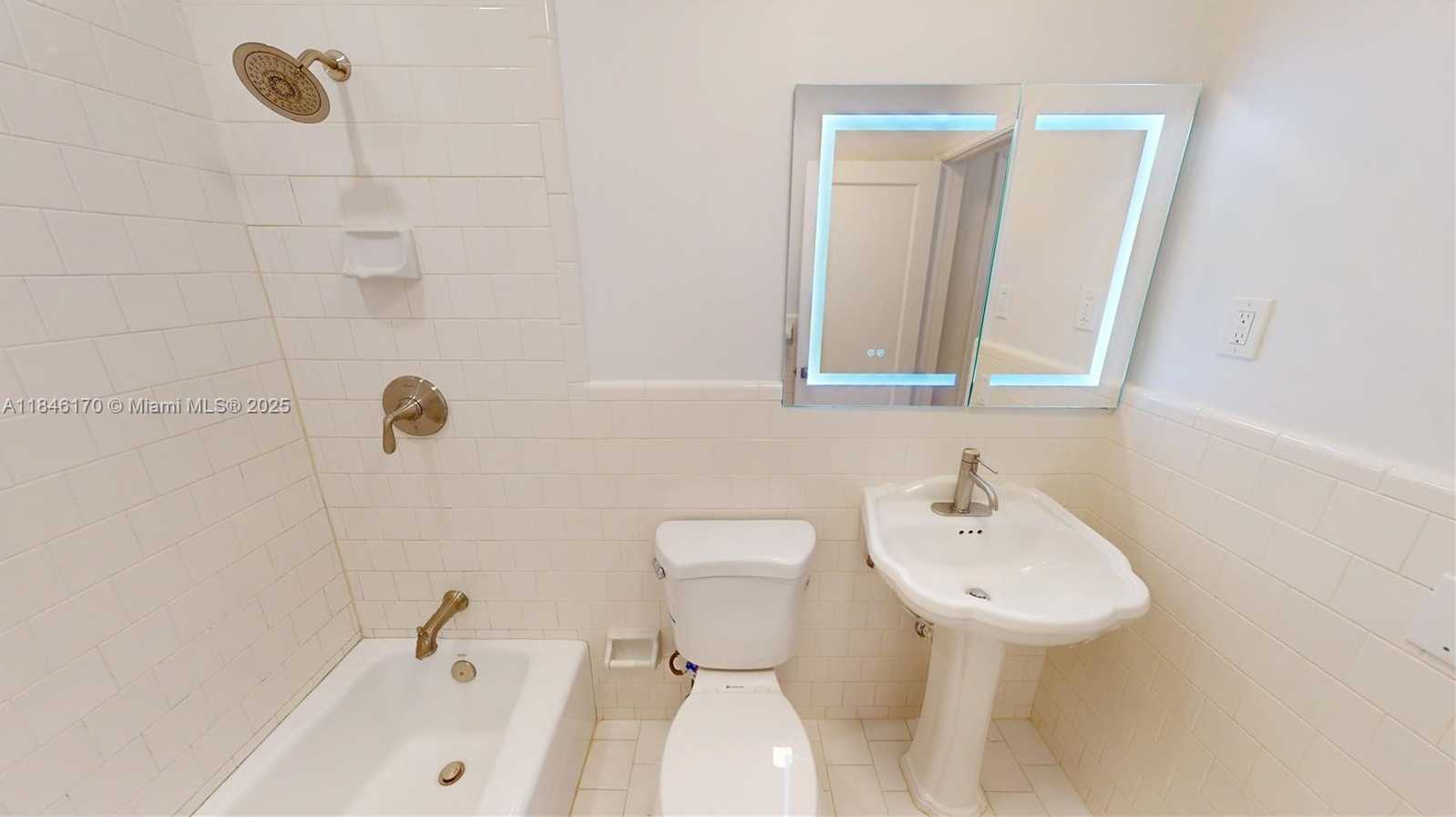 Small Image of 2490 TRAPP AVE, Miami Number 21