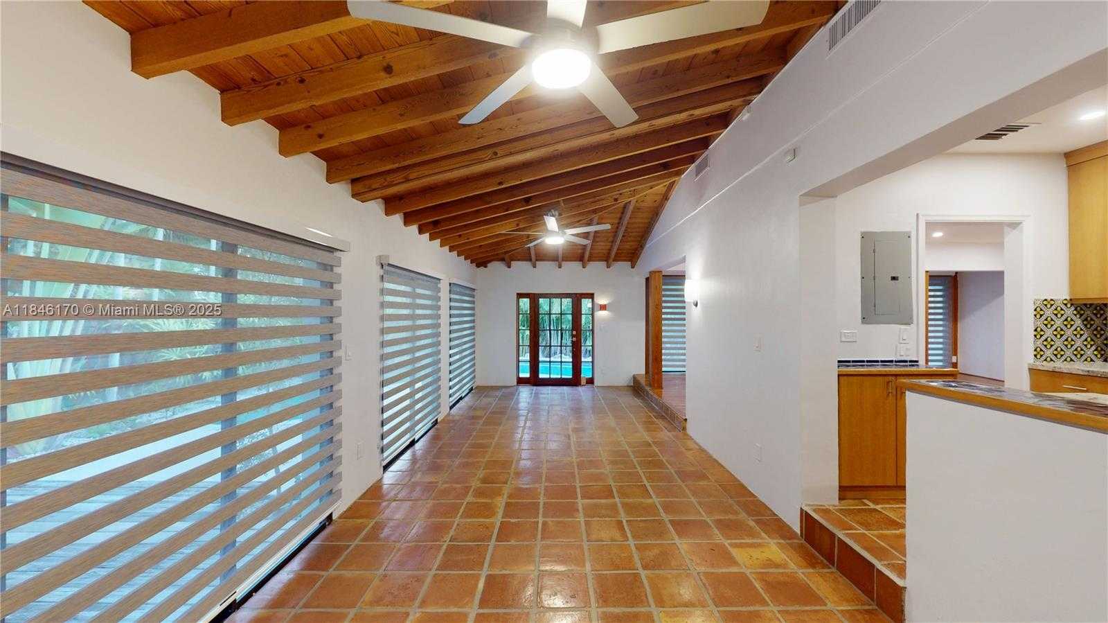 Small Image of 2490 TRAPP AVE, Miami Number 26