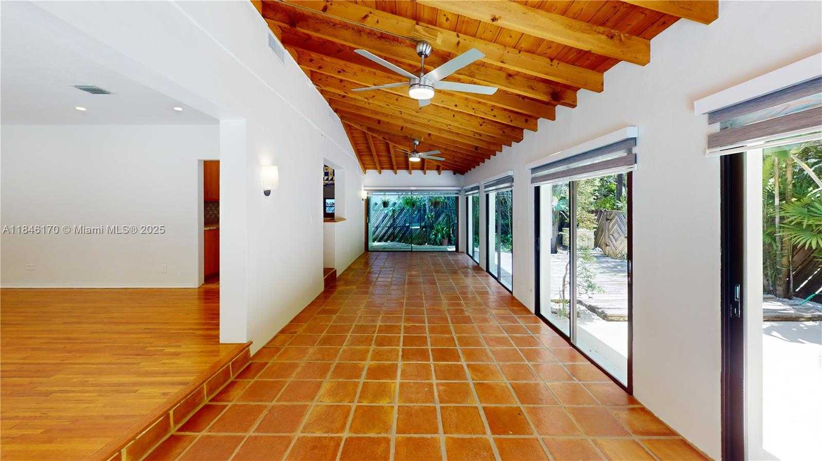 Small Image of 2490 TRAPP AVE, Miami Number 5