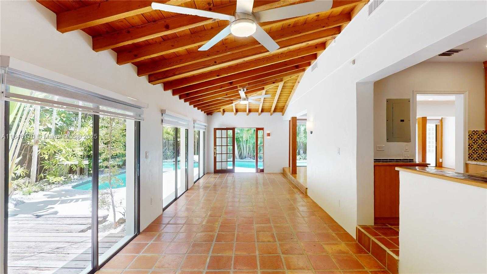Small Image of 2490 TRAPP AVE, Miami Number 6