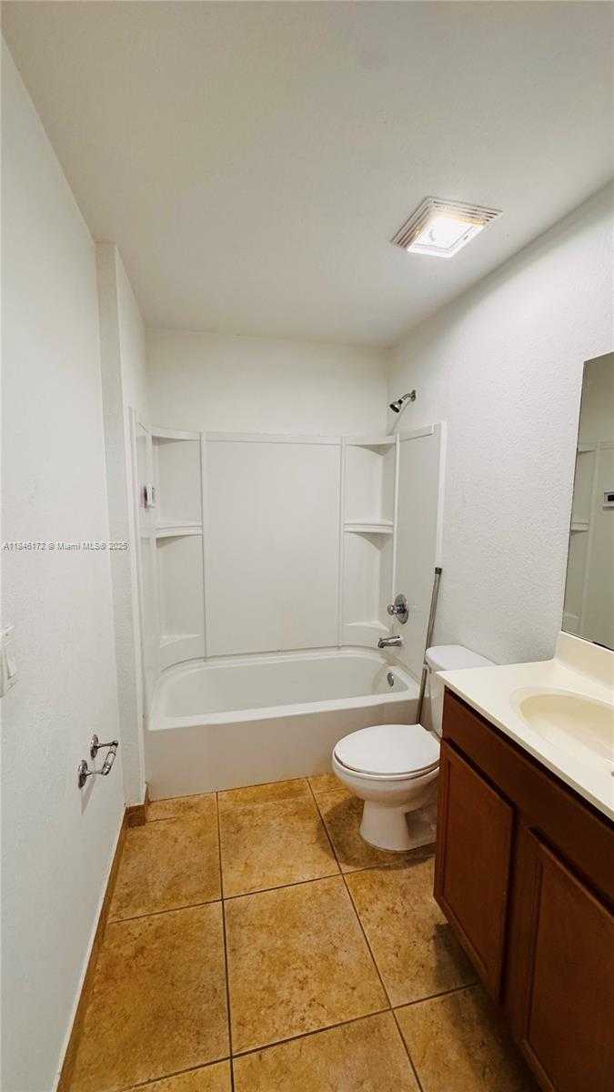 Small Image of 10870 NORTH WEST 88TH TER #104, Doral Number 12