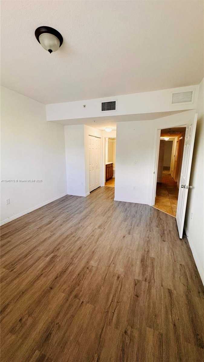 Small Image of 10870 NORTH WEST 88TH TER #104, Doral Number 13