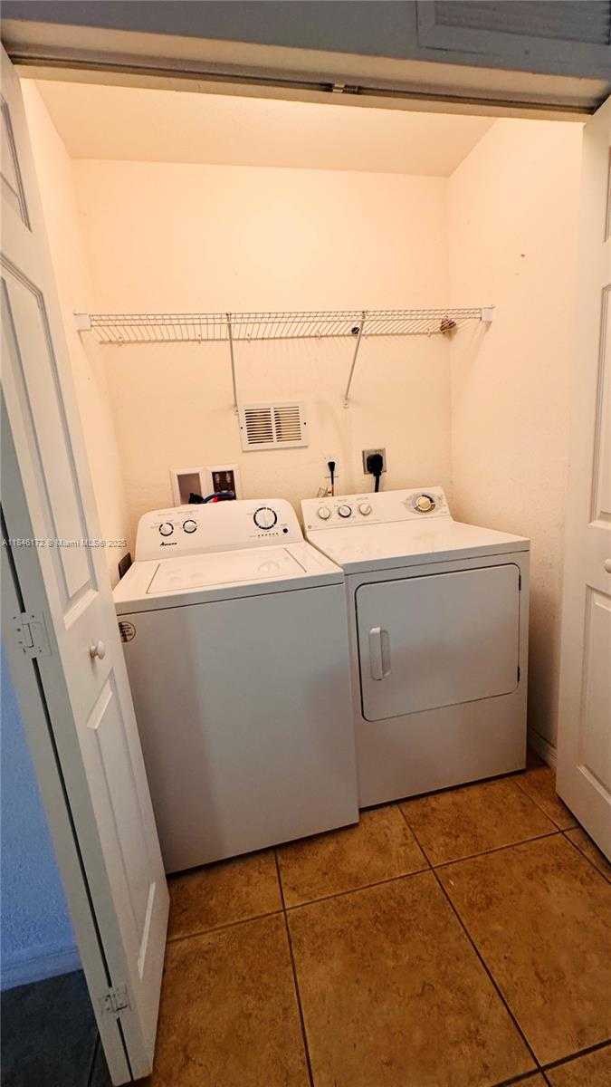 Small Image of 10870 NORTH WEST 88TH TER #104, Doral Number 14