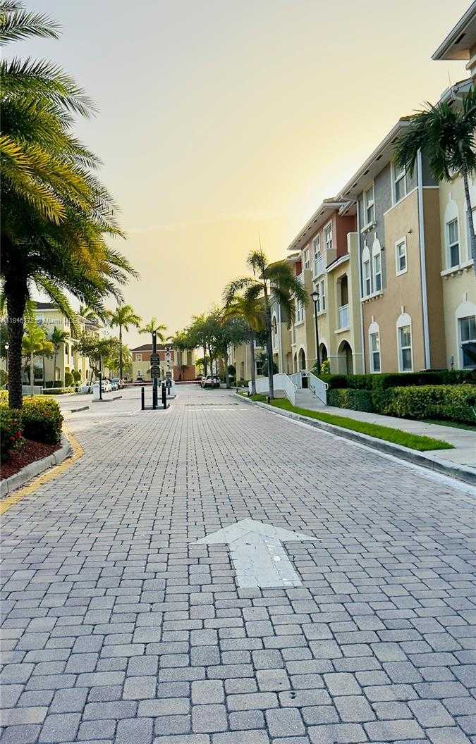 Small Image of 10870 NORTH WEST 88TH TER #104, Doral Number 19