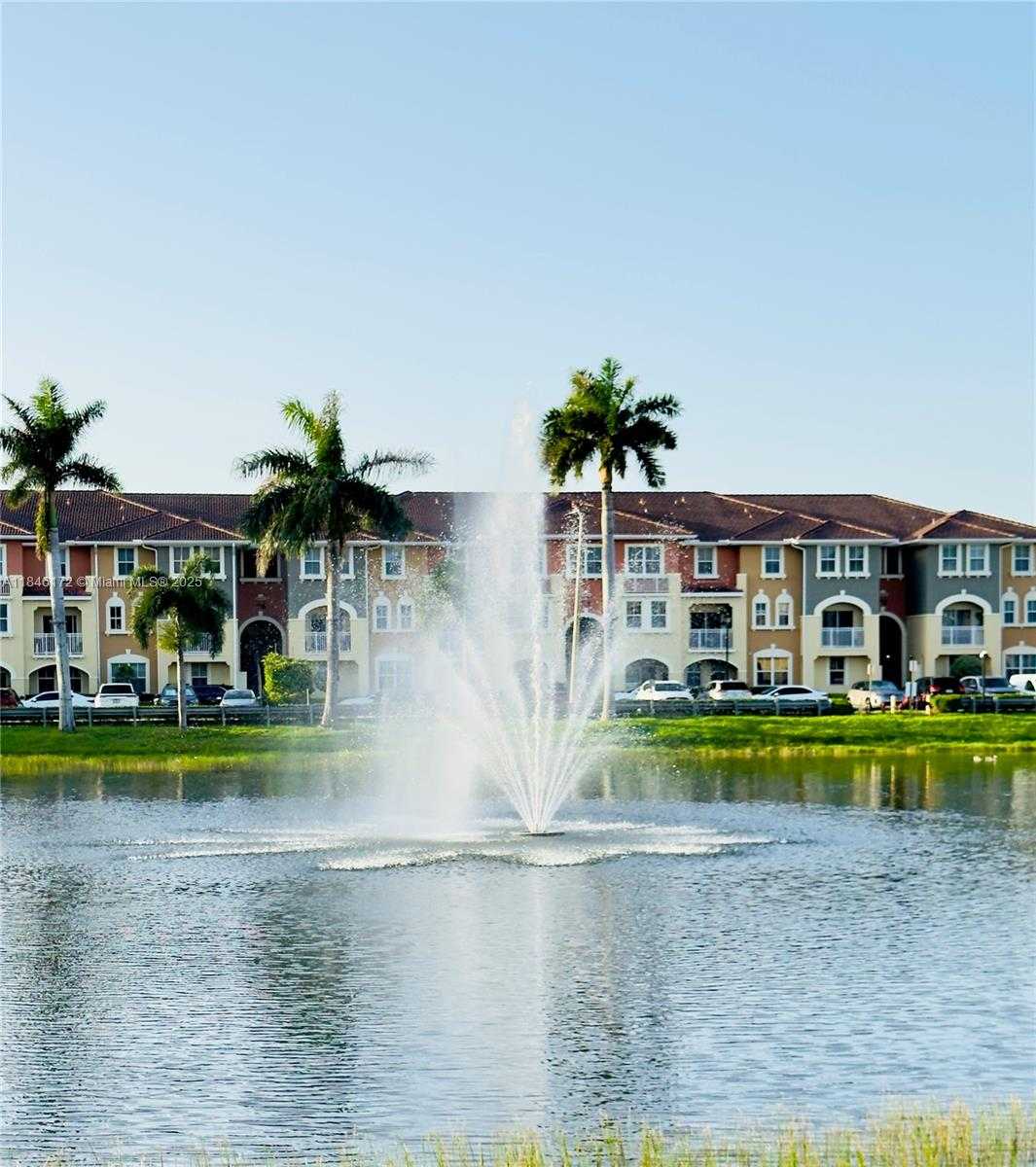Small Image of 10870 NORTH WEST 88TH TER #104, Doral Number 4