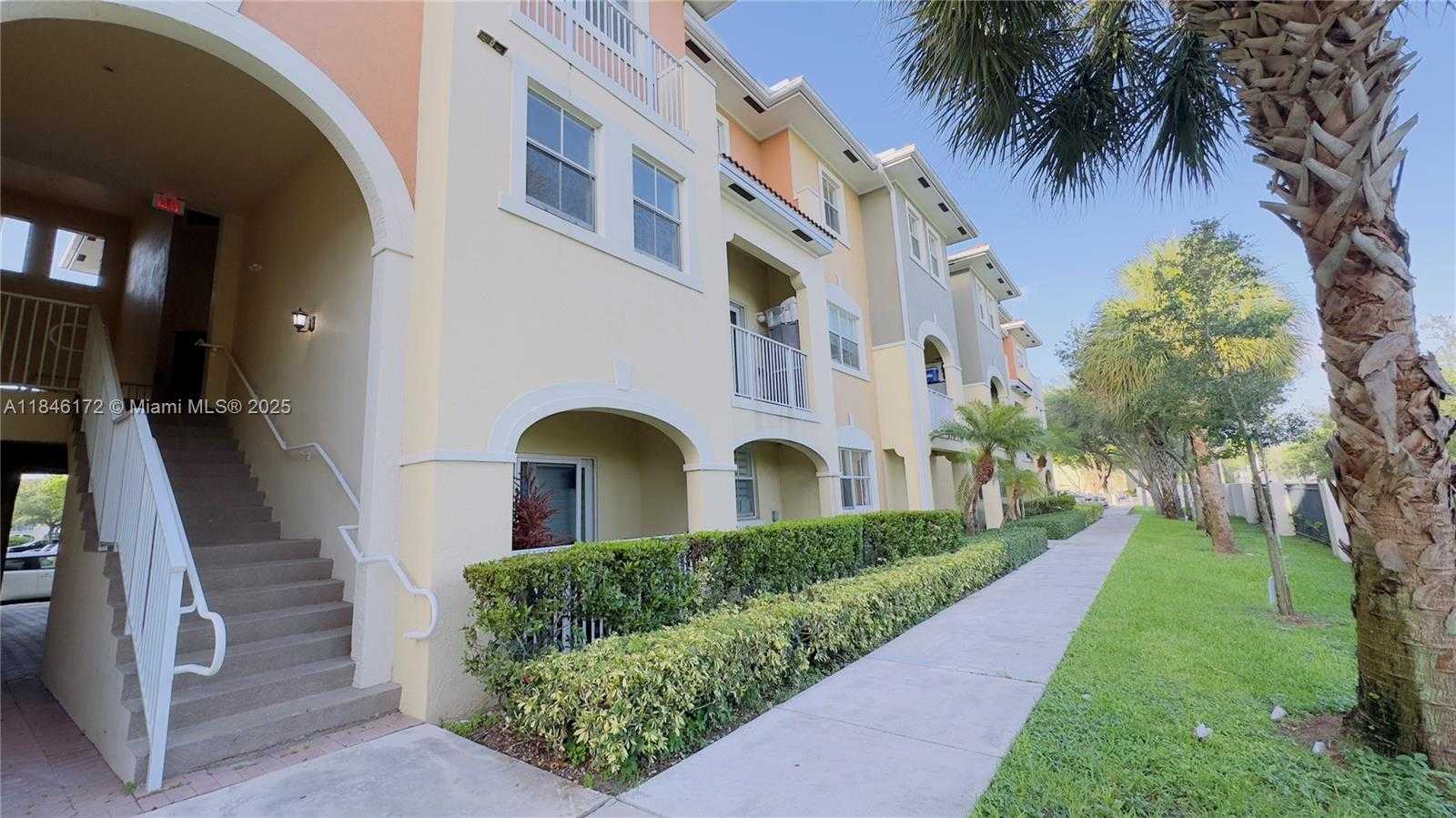 Small Image of 10870 NORTH WEST 88TH TER #104, Doral Number 7