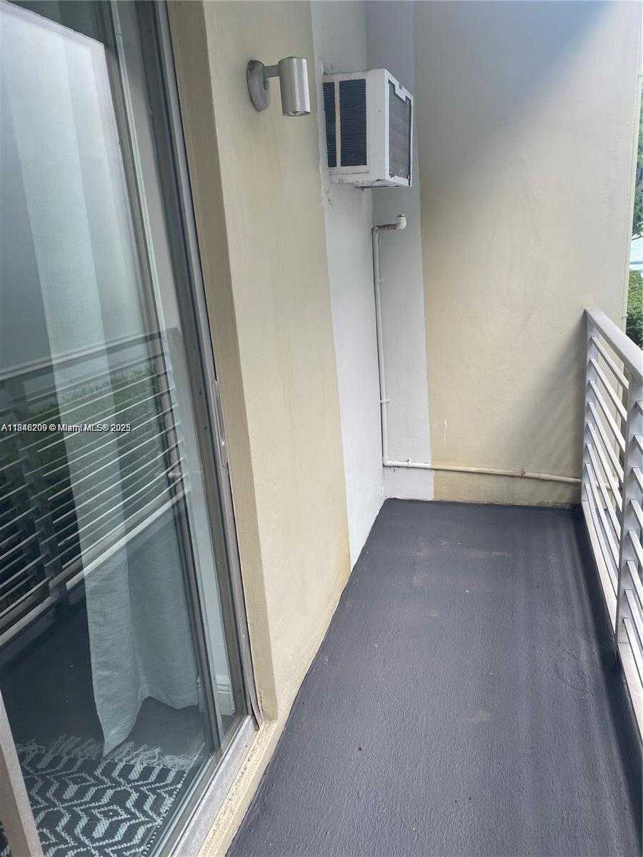 Small Image of 1441 LINCOLN #210, Miami Beach Number 10
