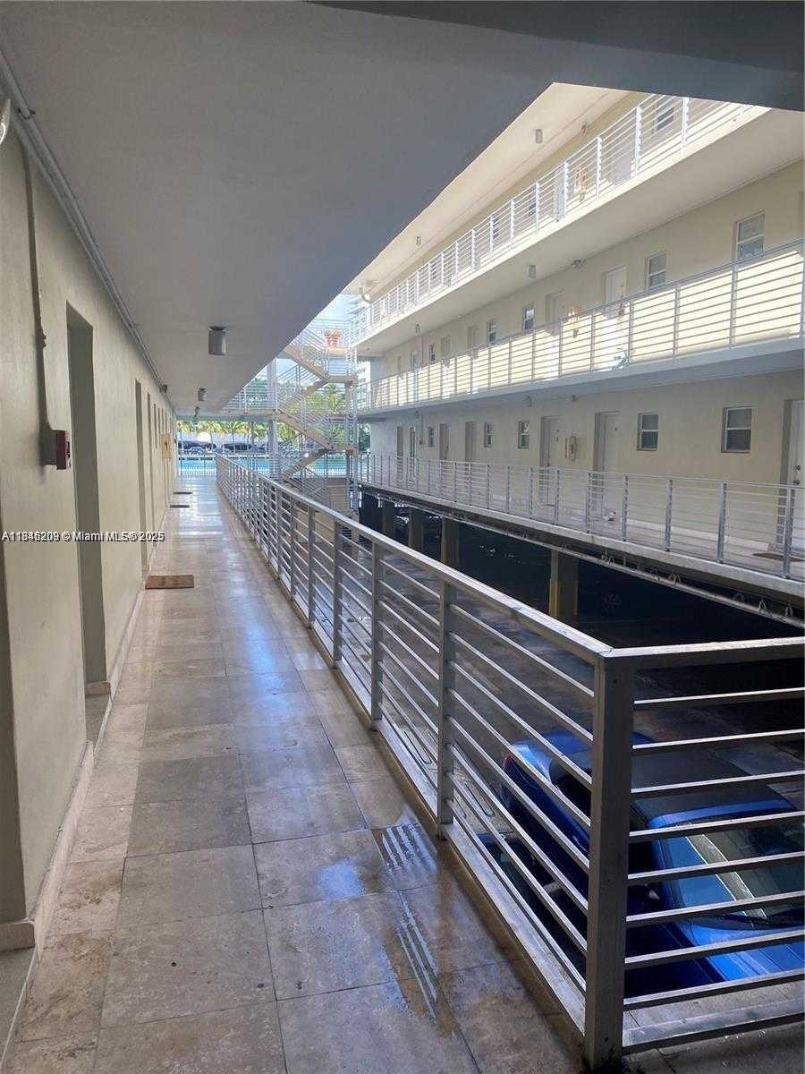 Small Image of 1441 LINCOLN #210, Miami Beach Number 15