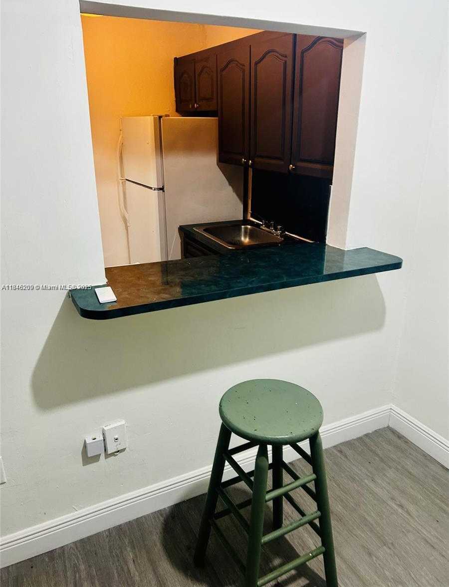 Small Image of 1441 LINCOLN #210, Miami Beach Number 7