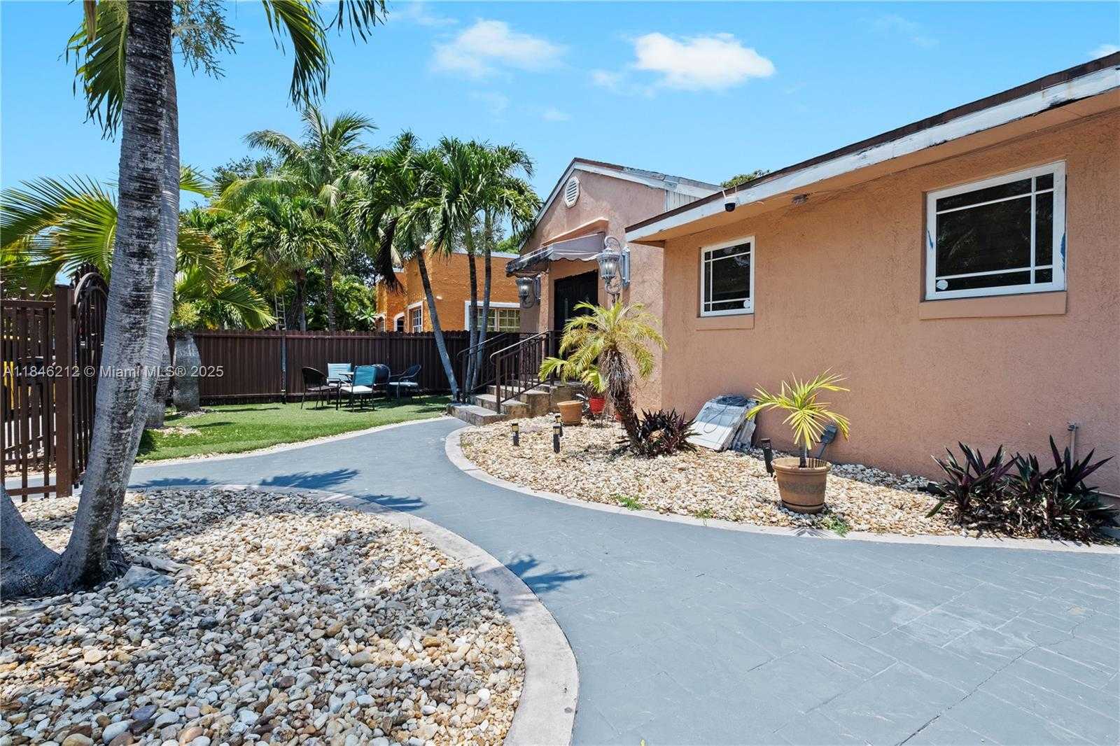 Small Image of 37 NORTH WEST 47TH TER #Main, Miami Number 14