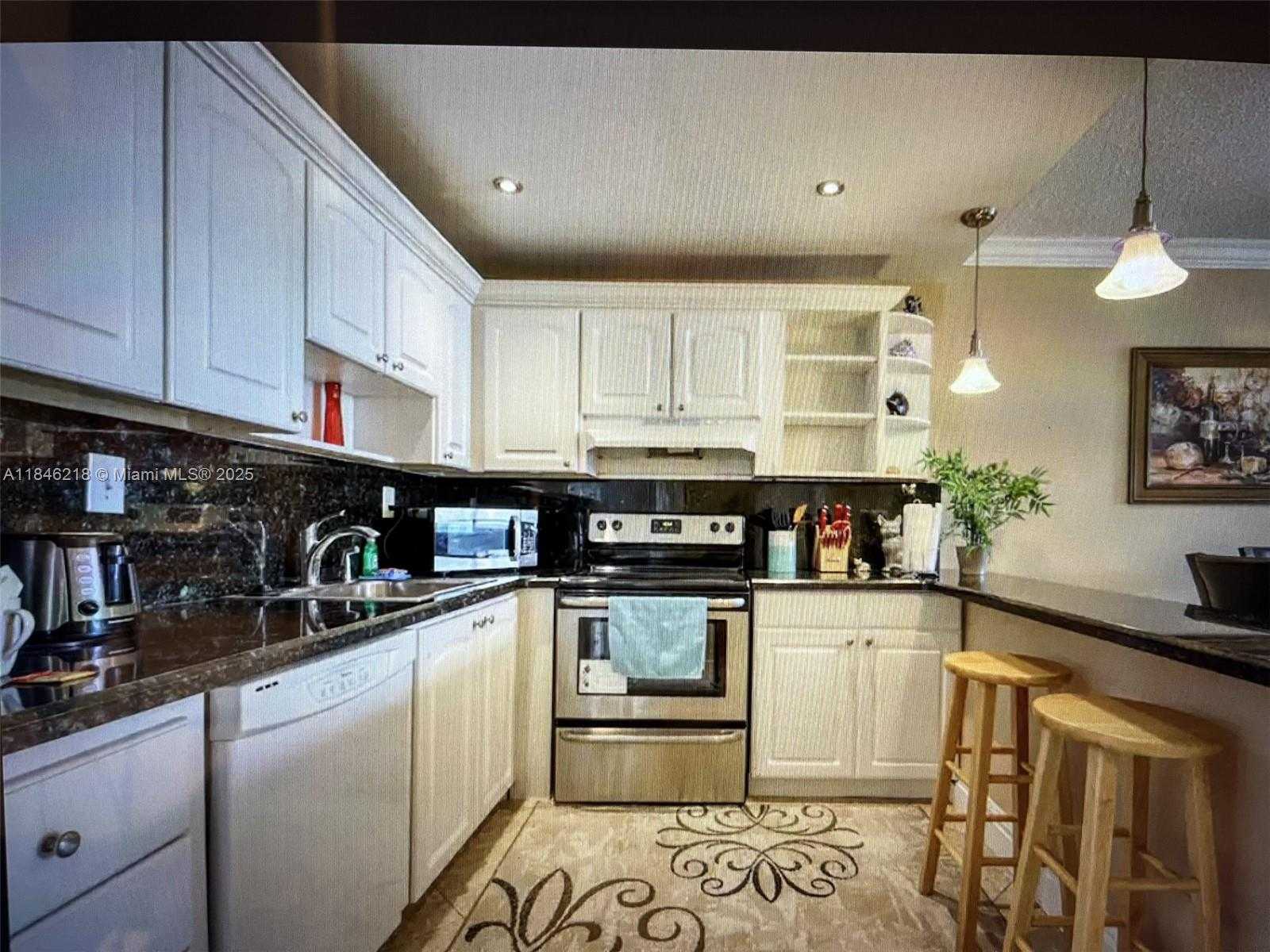 Small Image of 19370 COLLINS #705, Sunny Isles Beach Number 2