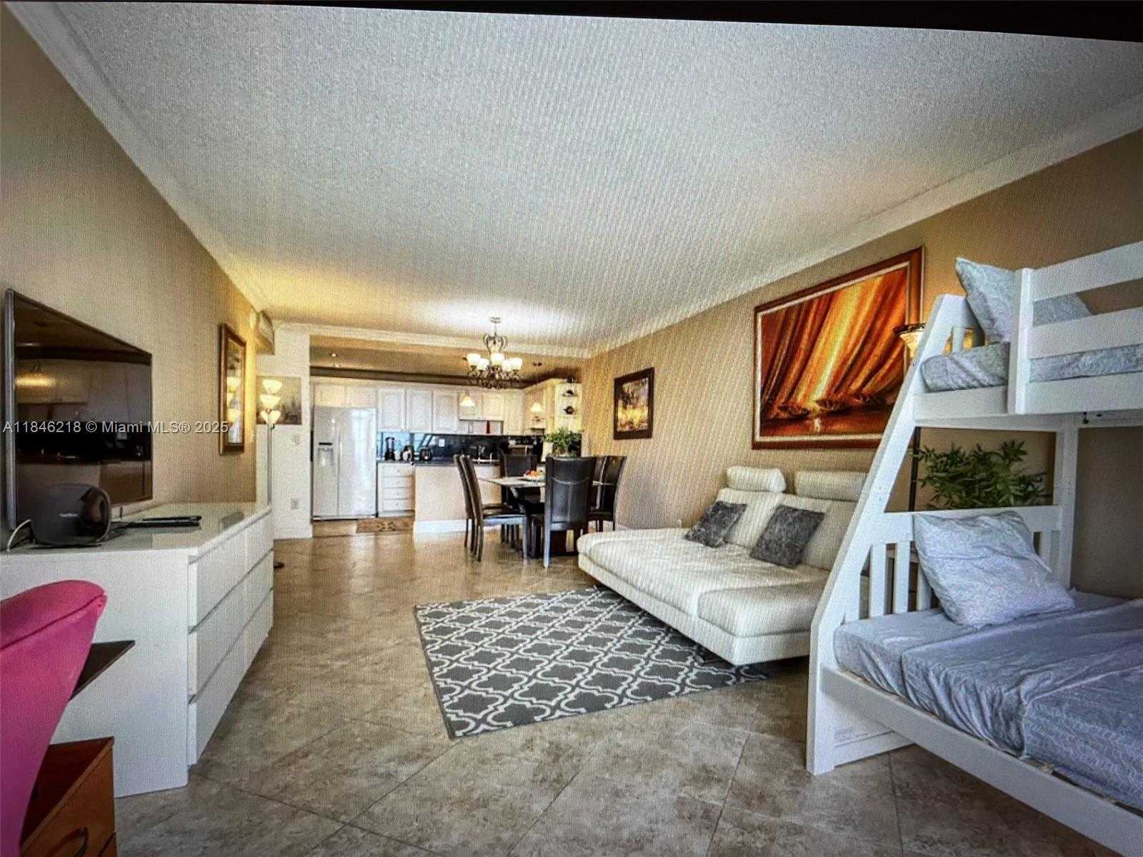 Small Image of 19370 COLLINS #705, Sunny Isles Beach Number 6