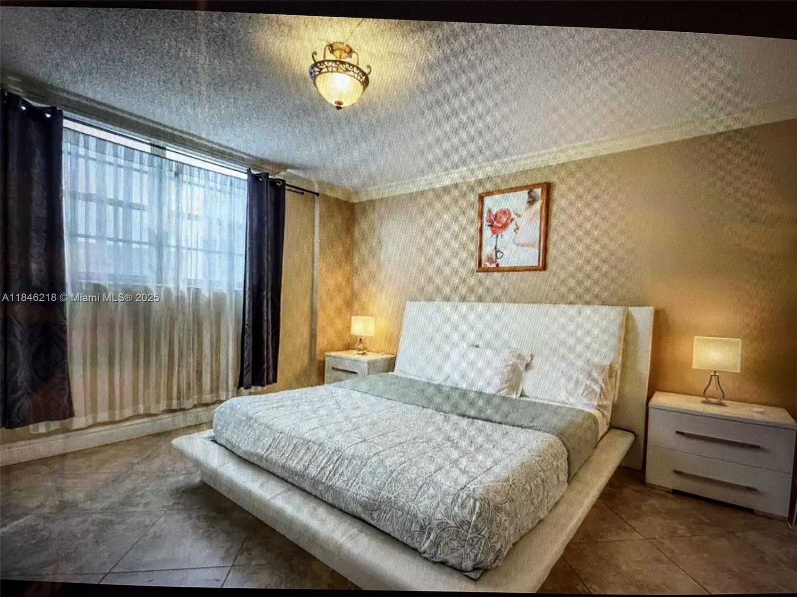 Small Image of 19370 COLLINS #705, Sunny Isles Beach Number 9