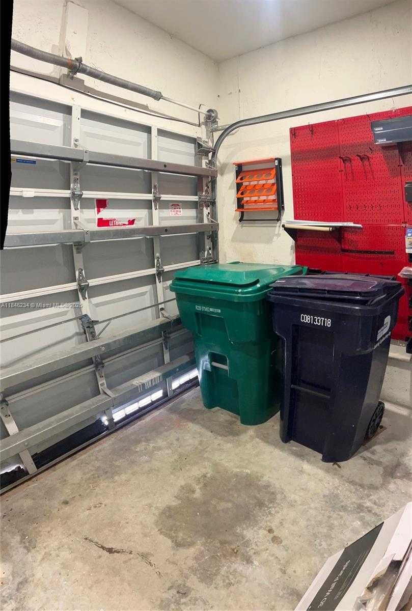 Small Image of 12562 SOUTH WEST 125TH TER, Miami Number 11