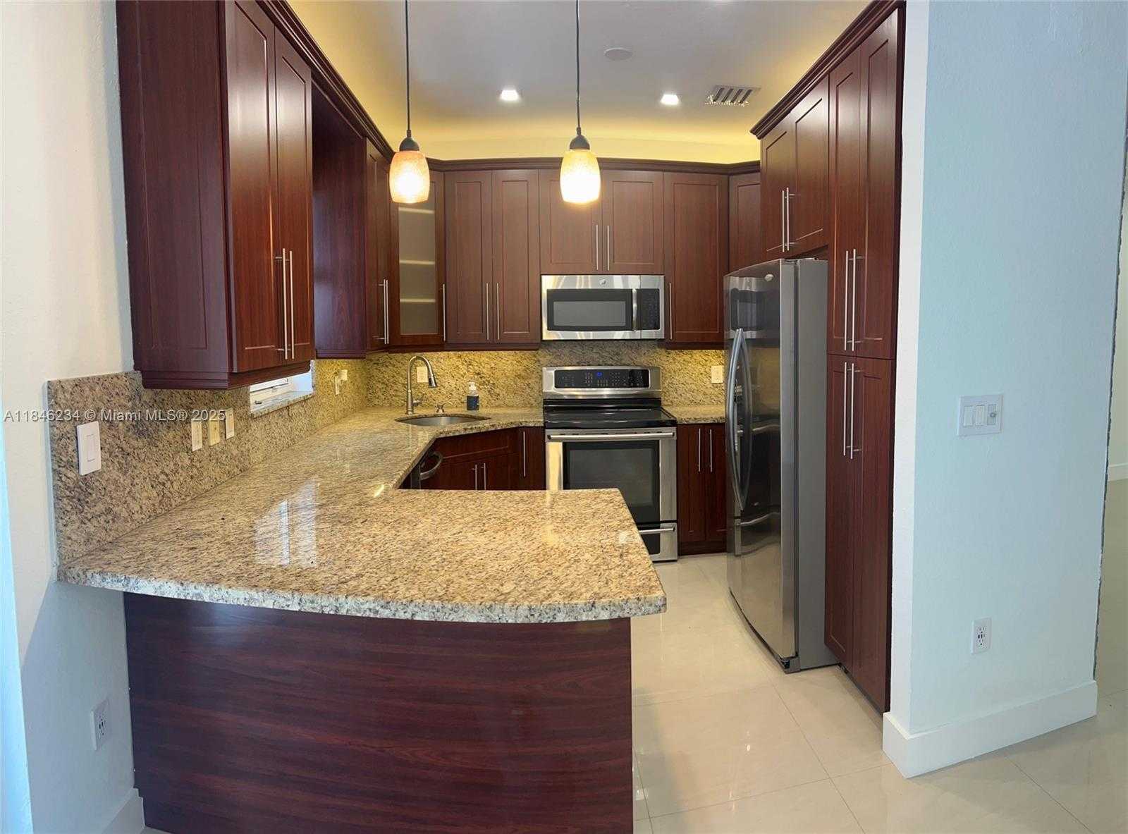 Small Image of 12562 SOUTH WEST 125TH TER, Miami Number 16