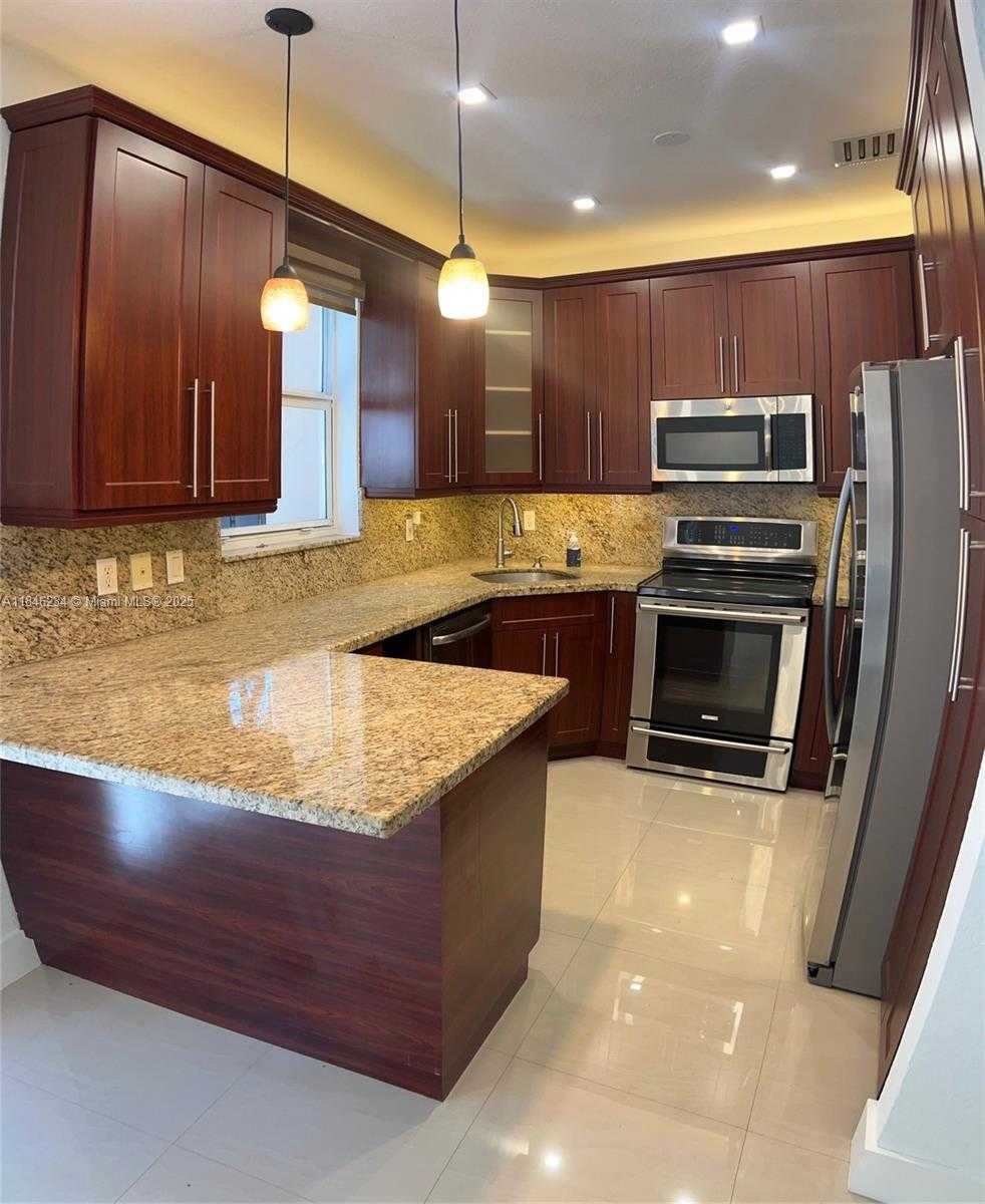 Small Image of 12562 SOUTH WEST 125TH TER, Miami Number 19