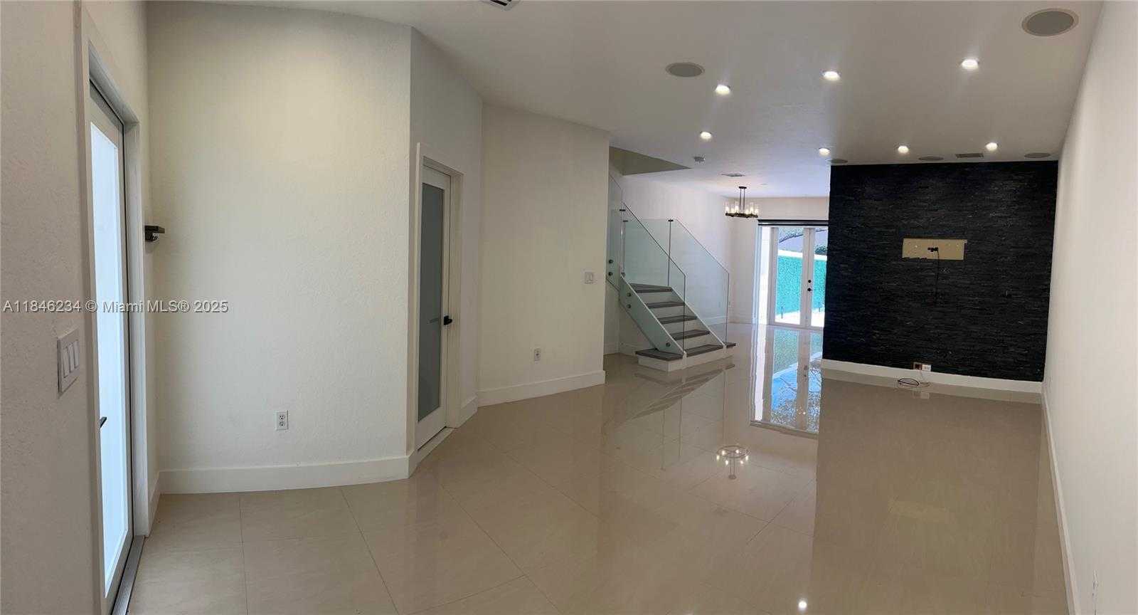 Small Image of 12562 SOUTH WEST 125TH TER, Miami Number 20
