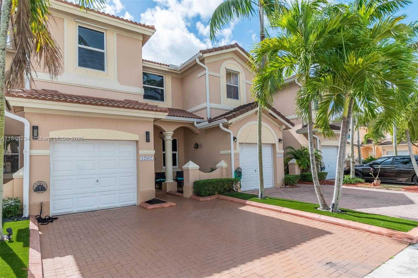Small Image of 12562 SOUTH WEST 125TH TER, Miami Number 3