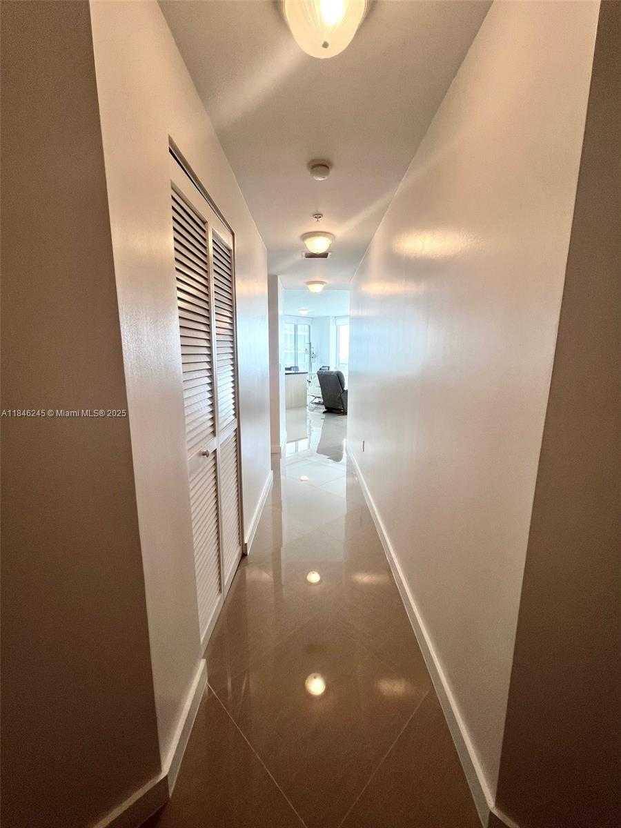 Small Image of 1111 SOUTH WEST 1ST AVE #3214, Miami Number 2