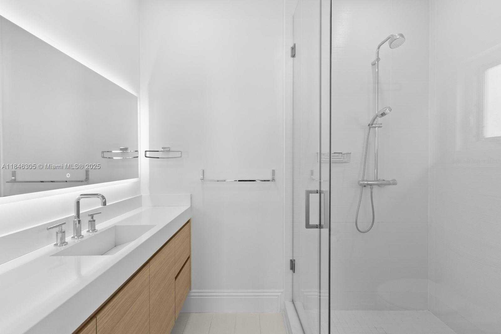 Small Image of 5 COCONUT LANE, Key Biscayne Number 19