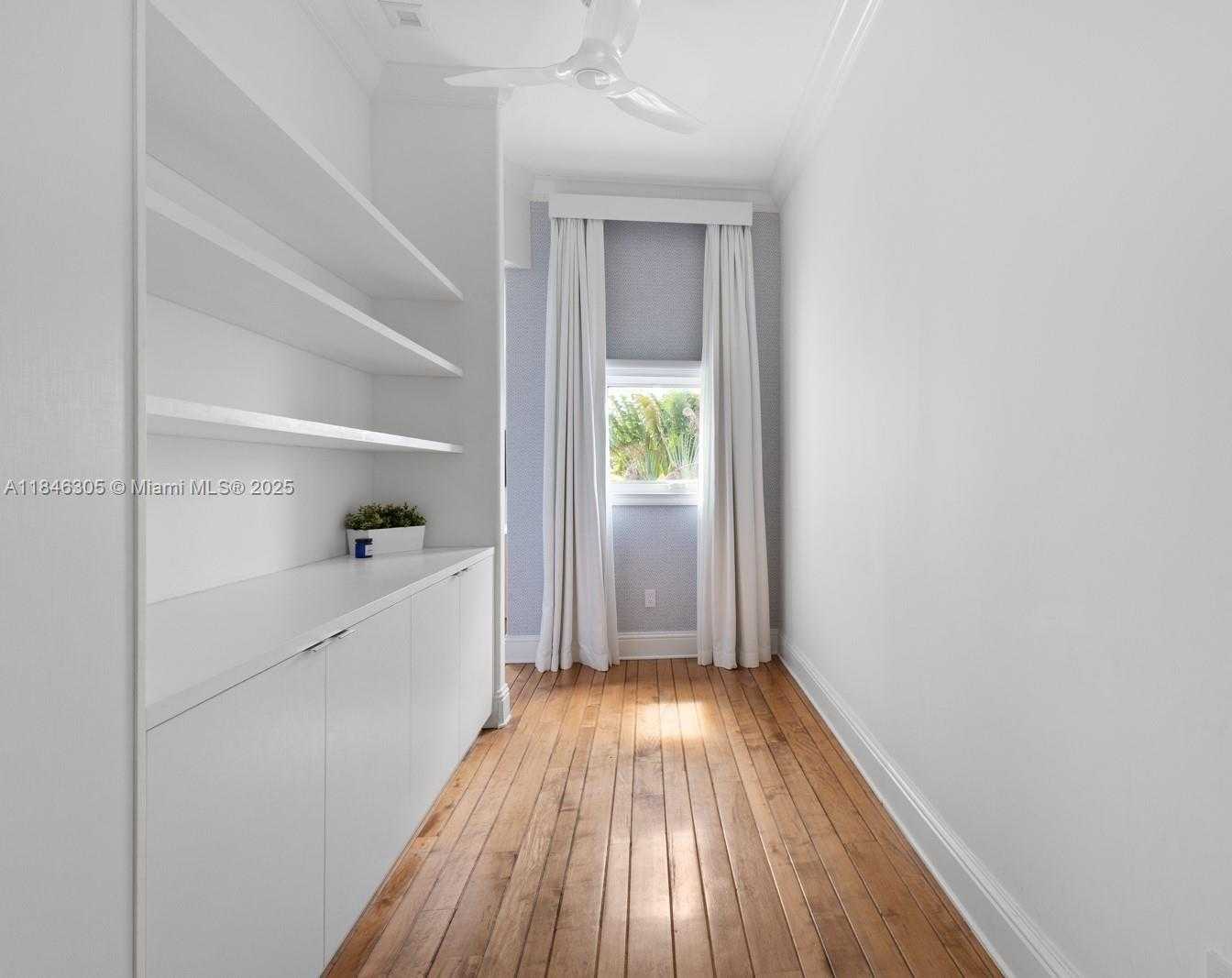 Small Image of 5 COCONUT LANE, Key Biscayne Number 25