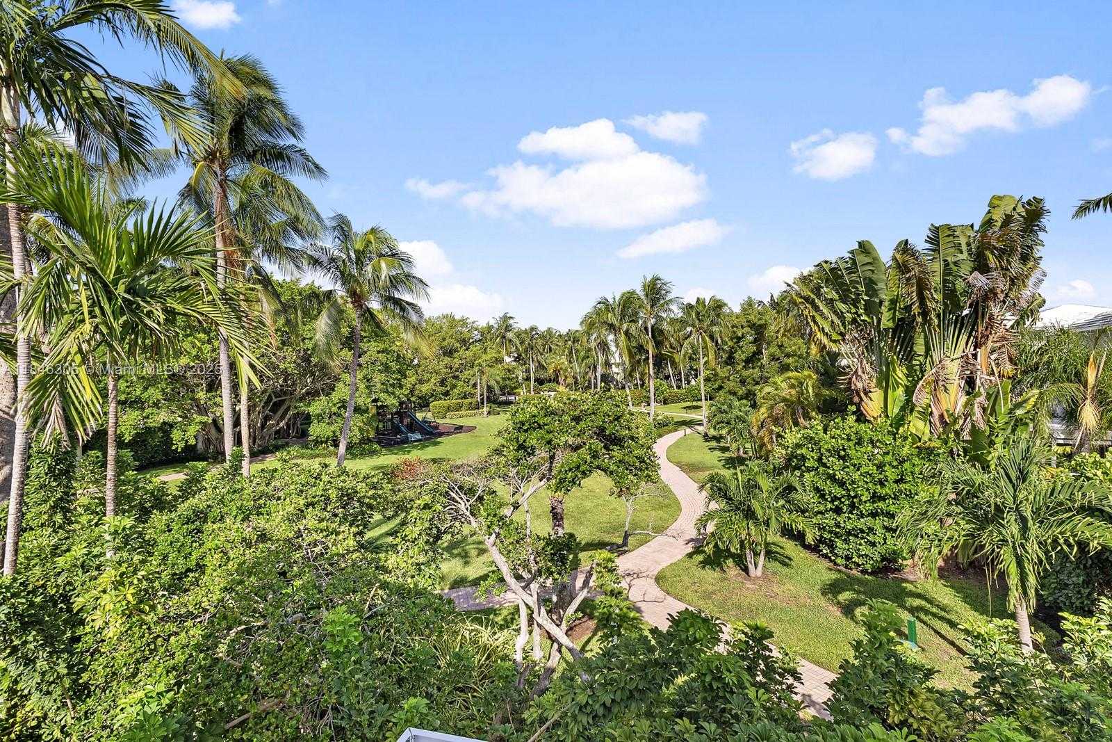 Small Image of 5 COCONUT LANE, Key Biscayne Number 27