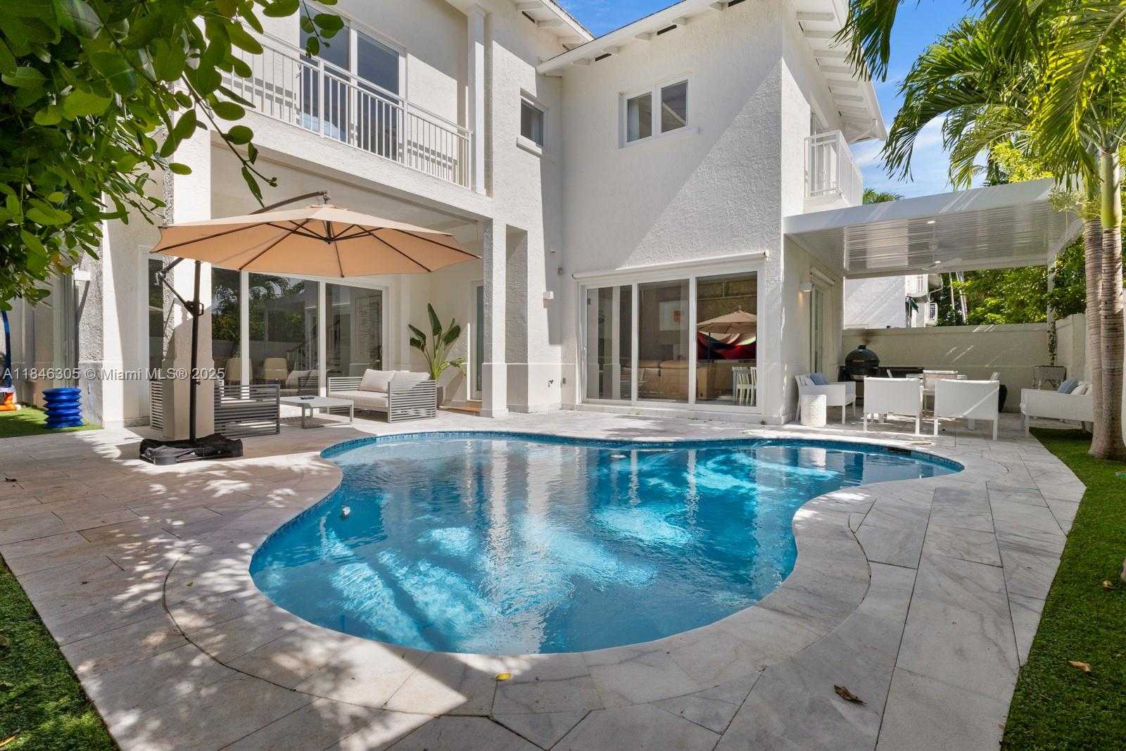 Small Image of 5 COCONUT LANE, Key Biscayne Number 35