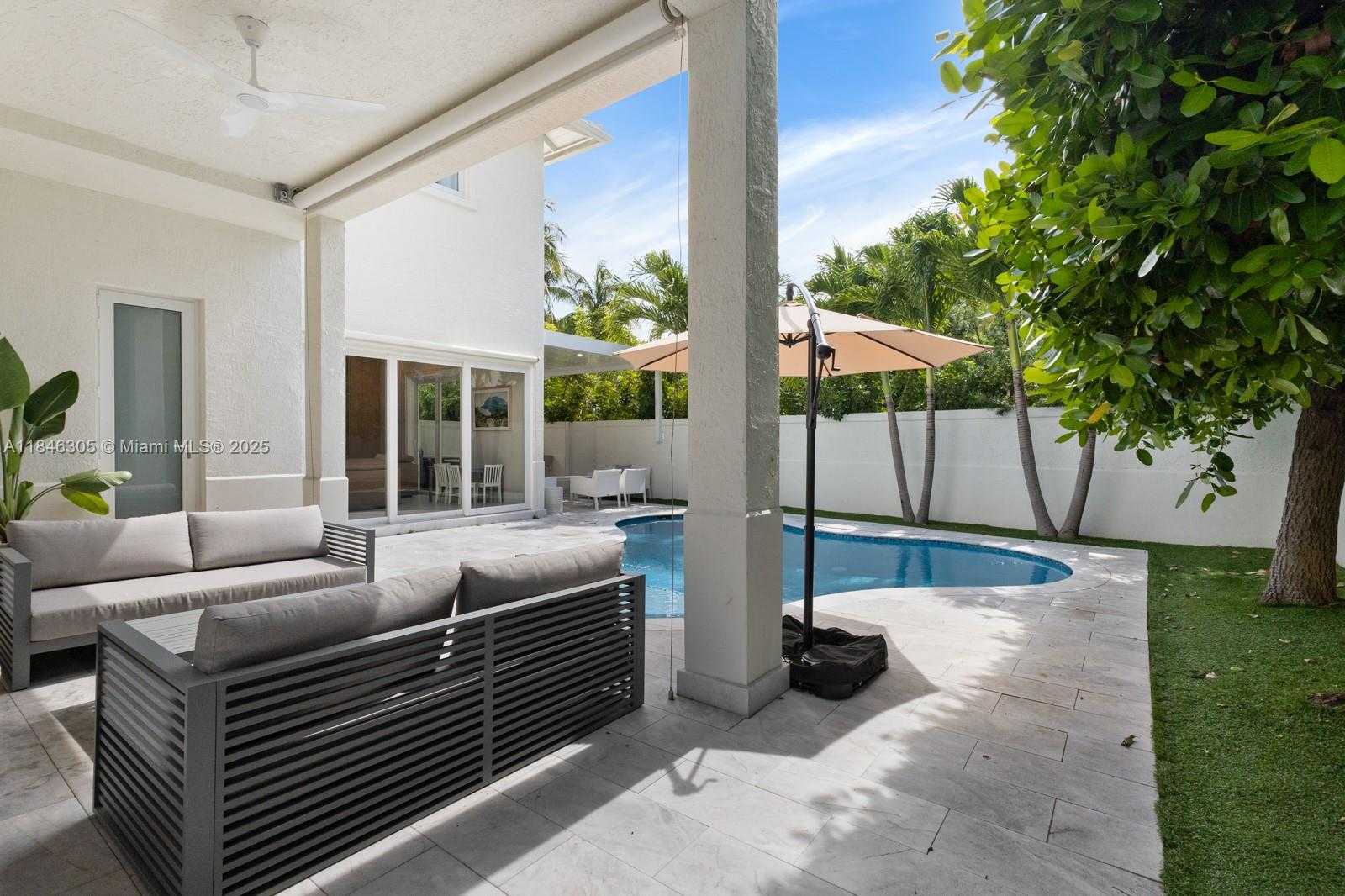 Small Image of 5 COCONUT LANE, Key Biscayne Number 36